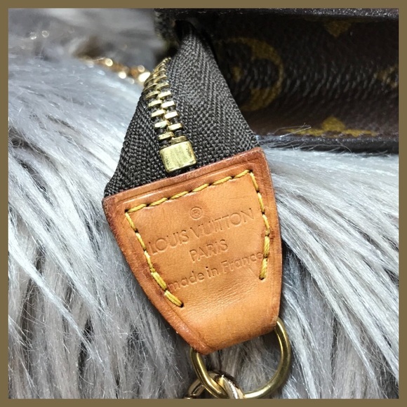 ❌SOLD! Louis Vuitton mini Pouch - Picture 3 of 10